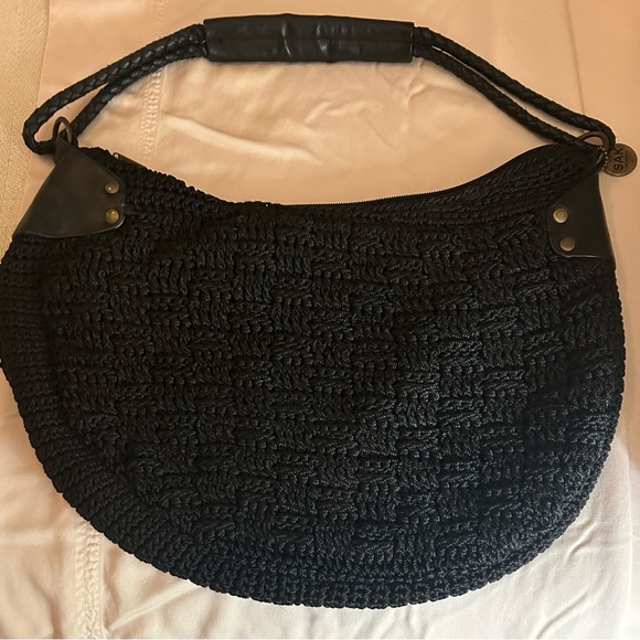 THE SAK -BLACK BAG  BODY:100%POLYPROPYLENE STRAP: 100% LEATHER LINING:100% NYLON - Picture 2 of 9